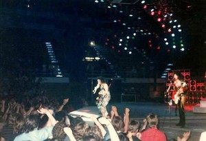  baciare ~Hammond, Indiana...March 30, 1986 (Asylum Tour)