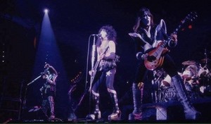  baciare ~Hartford, Connecticut...February 16, 1977 (Rock and Roll Over Tour)