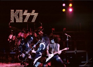  KISS ~Springfield, Massachusetts...March 28, 1976 (Alive Tour)