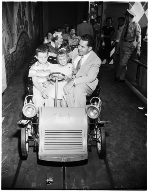  Richard Nixon Disneyland 1955