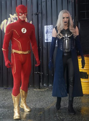  The Flash - Episode 8.08 - The آگ کے, آگ اگلے Time - Promo Pics
