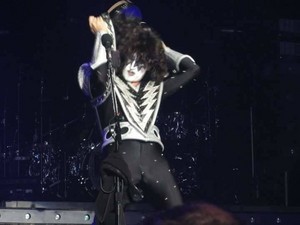 Tommy ~Hollywood, Florida...March 17, 2011 (The Hottest Show on Earth Tour) 