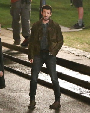  Chris Evans on the set of Ghosted in Londra | May 2022
