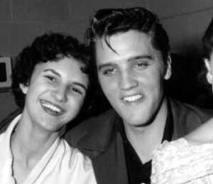  Elvis With A Young tagahanga