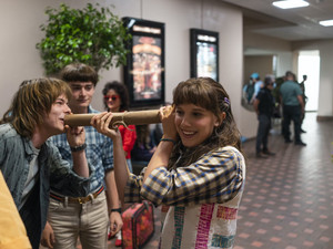  Stranger Things 4 - Behind the Scenes - Charlie Heaton, Noah Schnapp and Millie Bobby Brown