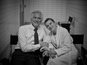  Stranger Things 4 - Behind the Scenes - Matthew Modine and Millie Bobby Brown