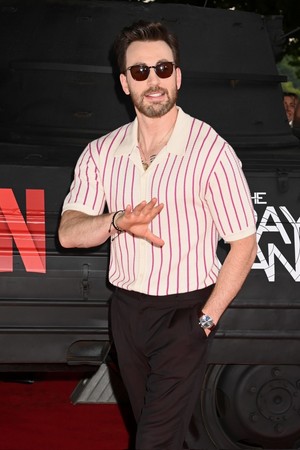 Chris Evans attends “The Gray Man” Special Screening at BFI Southbank in 伦敦 | July 19, 2022
