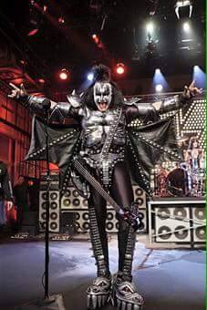  kiss (Gene) performs 'Modern día Delilah' on The Tonight Show...July 19, 2010