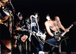  Paul, Ace and Gene ~Sydney, Austrália...November 21, 1980 (Unmasked World Tour)