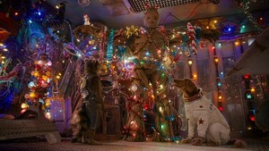  Rocket, Groot, and Cosmo | Marvel Studios: The Guardians of the Galaxy Holiday Special