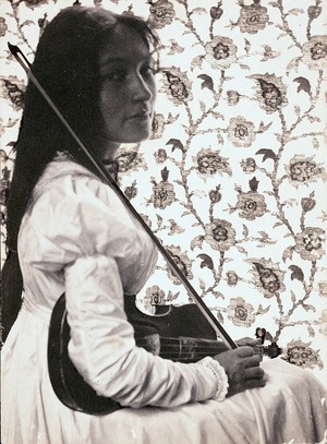  Zitkala-Ša (Red Bird) with her violin in 1898