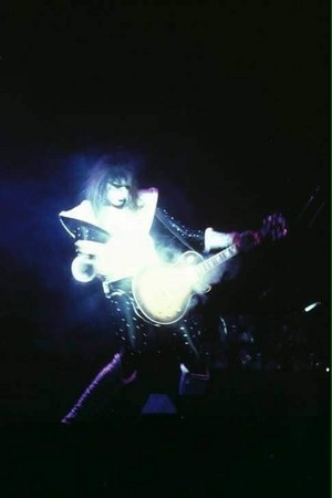  Ace (NYC) December 15, 1977 (Alive II Tour)