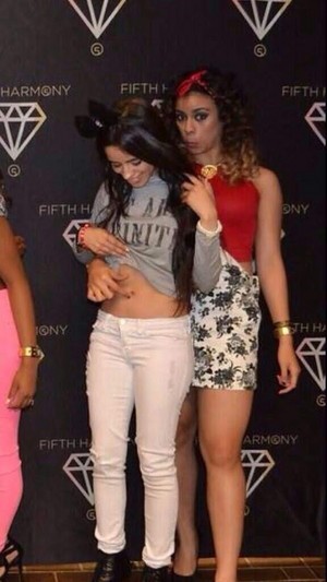  Dinah Plays with Camila's Belly Button at Fifth Time's A Charm M&G