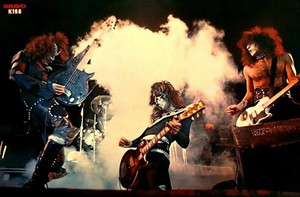  baciare ~Long Beach, California...January 17, 1975 (Hotter Than Hell Tour)