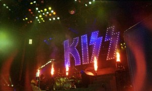  চুম্বন ~Sydney, Austrália...February 13, 1995 (KISS My গাধা | Worldwide চুম্বন KONVENTIONS Tour)