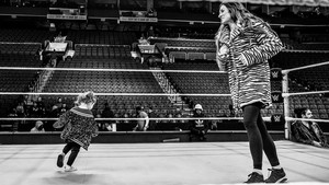 Rebecca Quin (Becky Lynch) and daughter Roux | Behind the scenes of Raw XXX