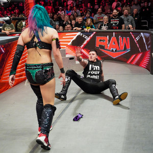  Rhea Ripley (with Dominik Mysterio) vs Asuka Raw | Milwaukee, Wisconsin | December 12, 2022
