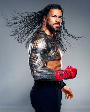  Roman Reigns | 2022 WWE Superstar تصویر shoot outtakes