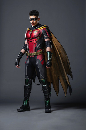  geai, jay Lycurgo as Robin | Titans| Season 4