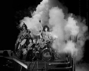  吻乐队（Kiss） ~San Francisco, California...April 3, 1983 (last 显示 in makeup)