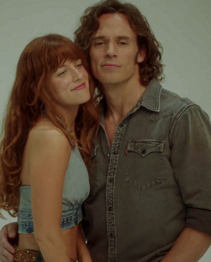  Riley Keough and Sam Claflin as Billy and margherita promotional shoot behind the scenes