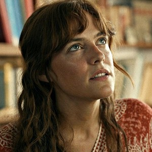  Riley Keough as marguerite, daisy Jones in marguerite, daisy Jones And The Six | 2023