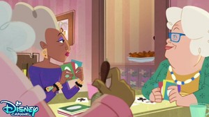  The Proud Family: Louder and Prouder - Grandma's Hands 592