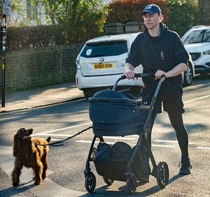  Tom Hiddleston strolling with Bobby and Baby Hiddleston | February 22, 2023