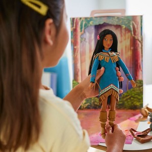  डिज़्नी Storybook Pocahontas Doll