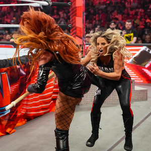  Becky Lynch vs Trish Stratus | Falls Count Anywhere | Monday Night Raw | August 28, 2023