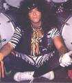 Eric (NYC) September 1984 (Heaven's on Fire video shoot) - kiss photo