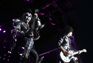  Gene and Tommy ~Niagara Falls, New York...August 19, 2017 (KISS World Tour)