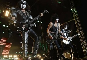  Paul, Gene and Tommy ~Niagara Falls, New York...August 19, 2017 (KISS World Tour)