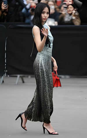  Mina at Fendi Haute Couture Fashion ipakita