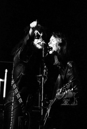  Ace and Gene (NYC) March 23, 1974 (KISS Tour)