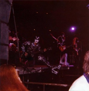  baciare ~Columbus Ohio...March 6, 1977 (Rock and Roll Over Tour)