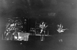 KISS ~Honolulu, Havaí (Hawaii)...February 29, 1976 (Alive Tour)