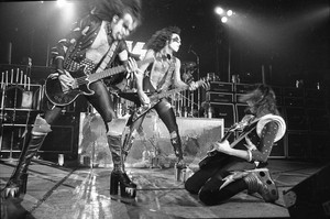  Kiss ~Ontario, Canada...April 23, 1976 (Alive Tour)