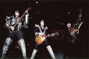 吻乐队（Kiss） ~Paris, France...March 22, 1999 (Psycho Circus Tour)