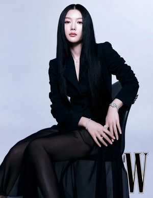  Kim wewe Jung for W Korea March 2024