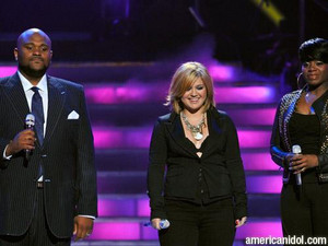  May 09 - American Idol season 9 finale's screening of Valentines день