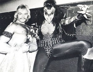  Gene ~Toronto, Canadá...April 26, 1976 (Destroyer Tour)