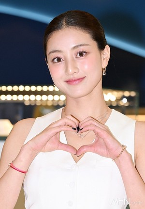  Jihyo at the Fred Jewerly Event