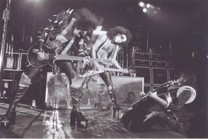  Kiss ~London,UK...April 24, 1976 (Destroyer Tour)