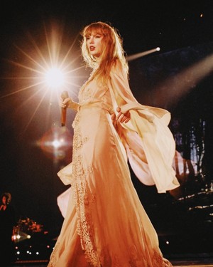 Taylor Swift ♡ The Eras Tour | Night 3 Paris, France | May 11th, 2024 
