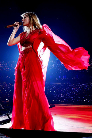  Taylor 迅速, スウィフト ♡ The Eras Tour | Paris, France: París La Défense Arena | May 10, 2024