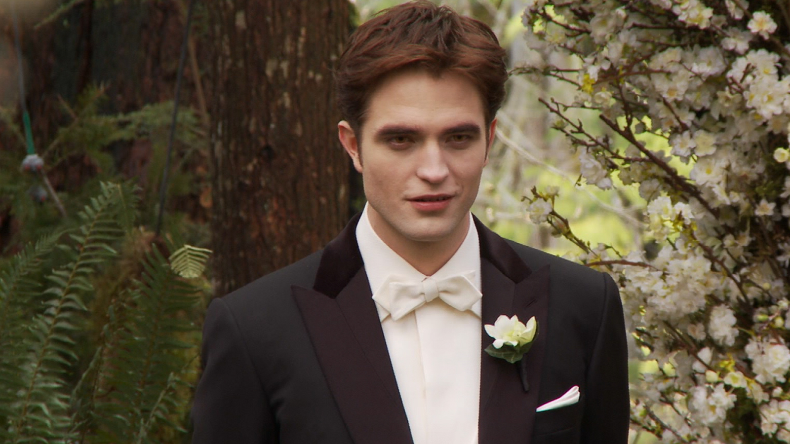 Which Tux Does Edward Look The Handsomest In Poll Results The Twilight Saga Breaking Dawn
