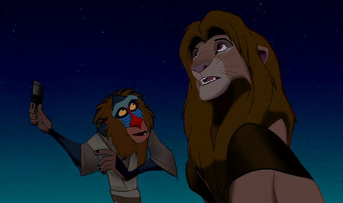  T/F- James Earl Jones is NOW ( recently became) the voice of a ディズニー Villain and Hero- Both happen to be dads of two ディズニー Hero's?