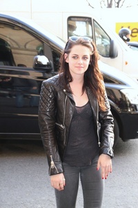  Besides Black, Kristen got this giacca in...