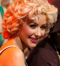  Former Mouskeeter, Christina Aguilera made her 表演 debut in the 2010 film, "Burlesque"